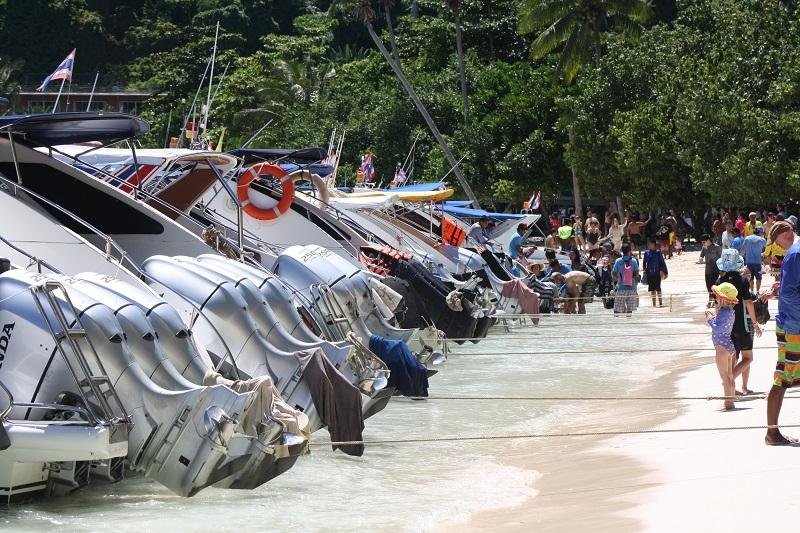 boats at phi phi island 