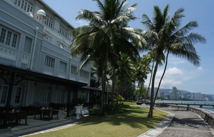 Beautiful extrior of Eastern & Oriental Hotel in Penang