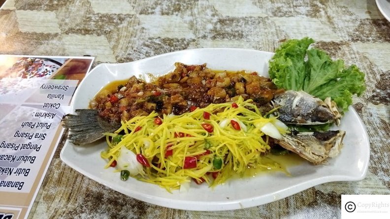 Snapper in Mango Sauce at Kuala Terengganu road side restaurant