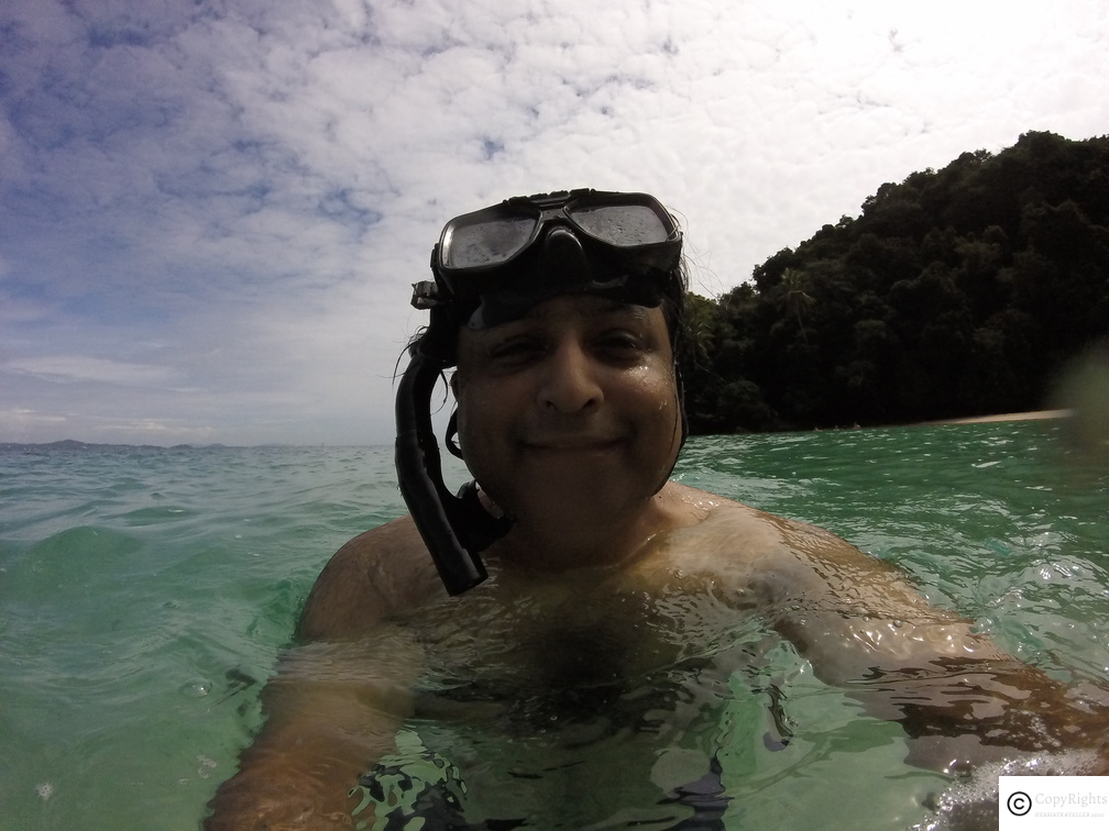 Ozasiatraveller Snorkelling at Palau Kapas