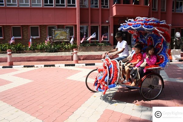 Cycle Rickshaw rides costs RM 15 from Dataran Phalawan to Jonker Walk