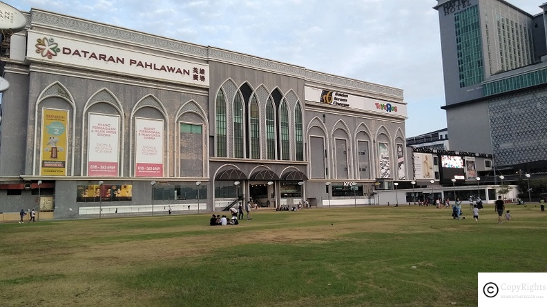 Popular shopping Mall Dataran Pahlawan Melaka