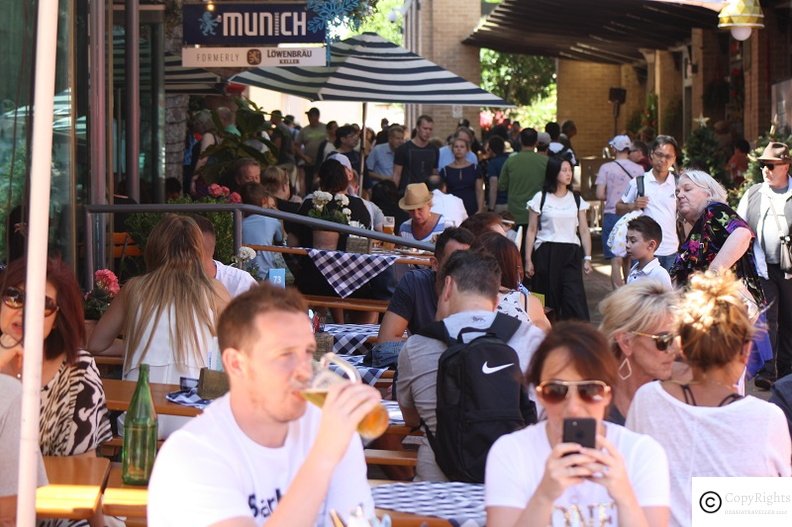 A busy lunch time at the Rocks