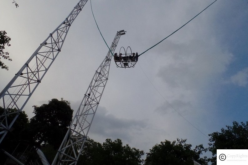 Slingshot ride at Clarke Quay