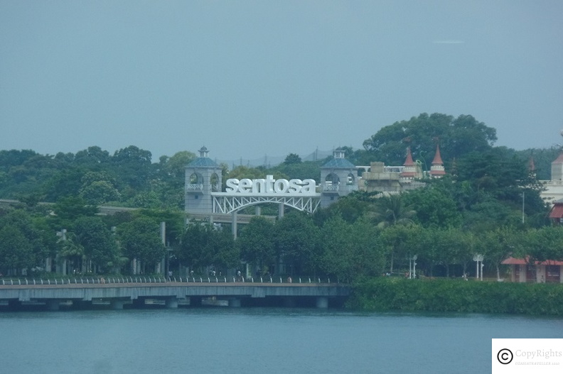Santosa Island is one of the major attractions in Singapore. 