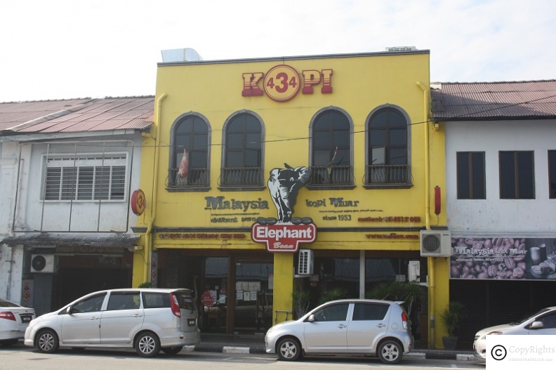 Kopi 434 at Muar is located infront of the main bus terminal along the river