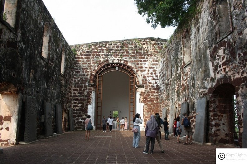 Structure of Fort Famosa located on the top of the hill